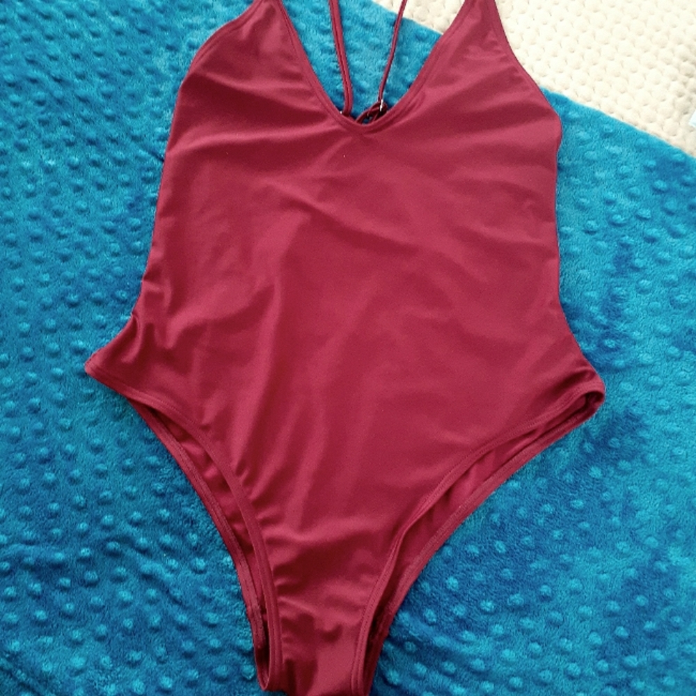 Retro One Piece Swim | M - L | Garnet - Picture 4 of 10